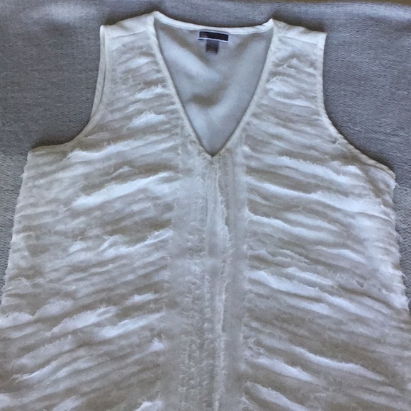 Chelsea28 ivory textured tank. - Picture 2 of 6